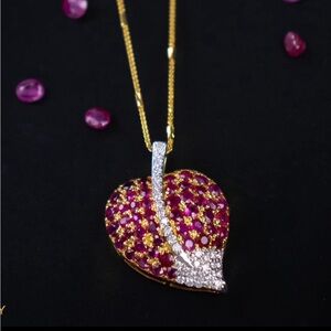 Natural Burmese Ruby and Diamond Pendent in 18k solid gold with lab certificate